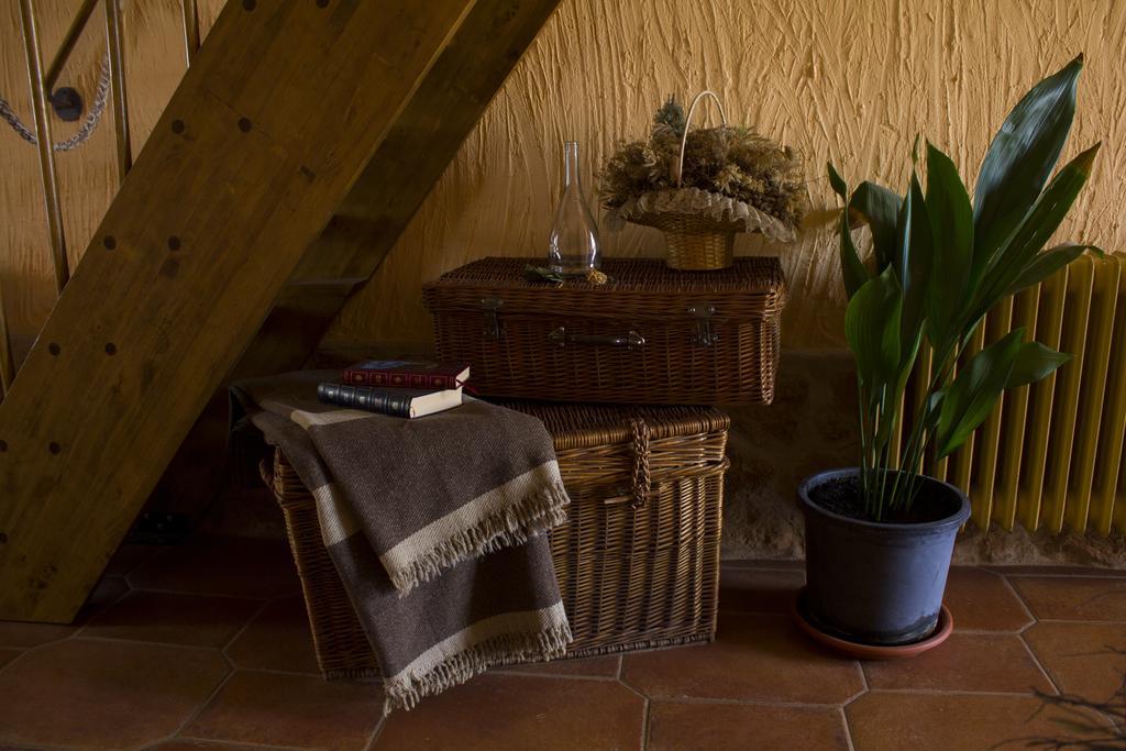 Casa Rural Santa Elena Villafranca de los Caballeros Exterior photo